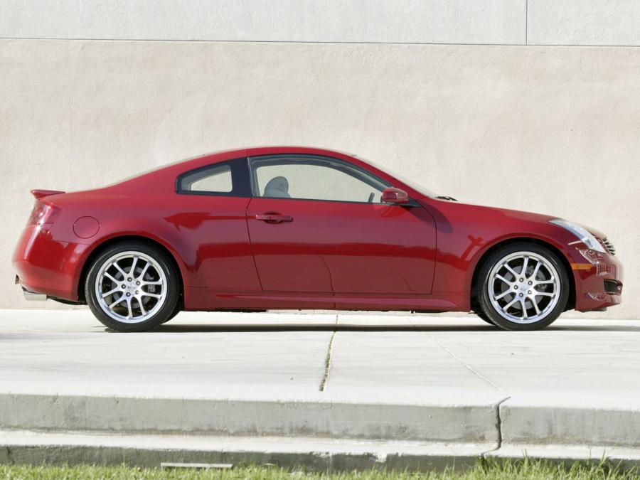  Infiniti G35 Coupe 2005 года  (фото 9 из 24)